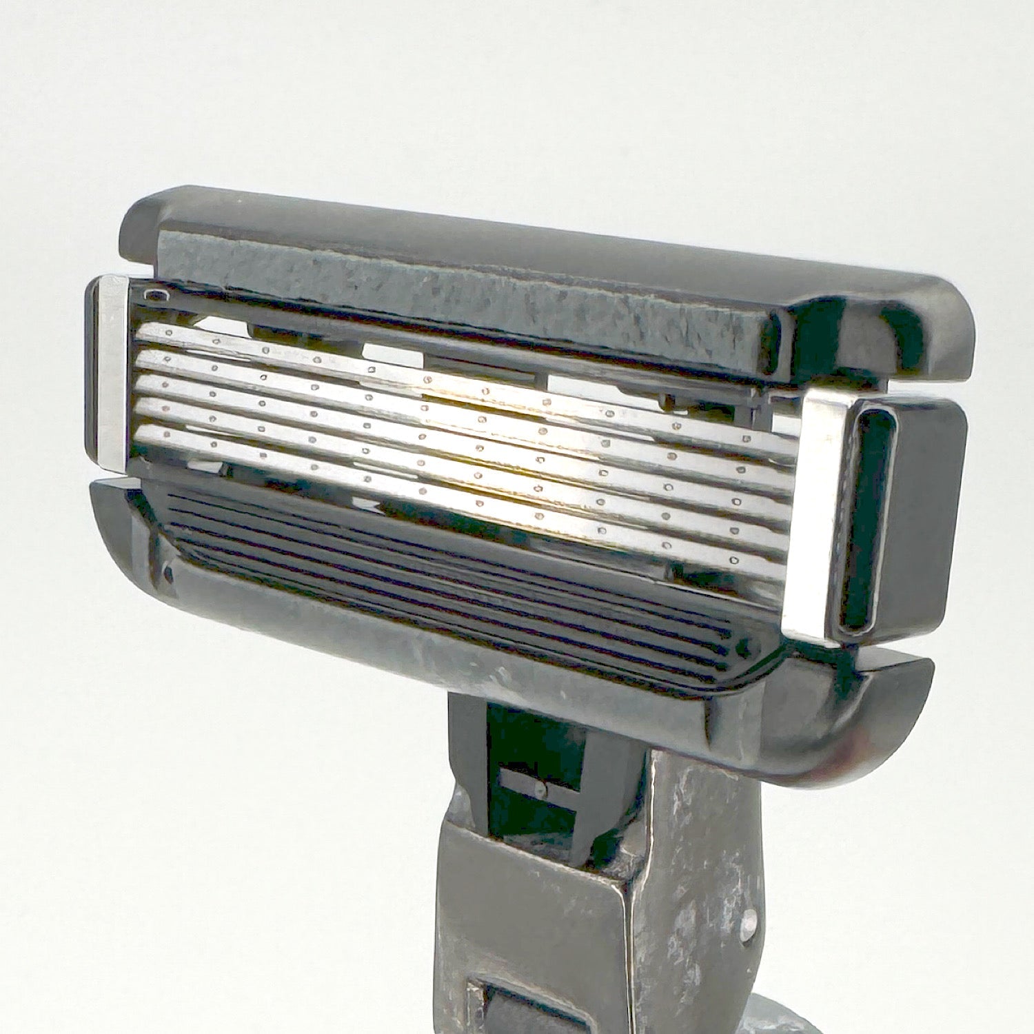 KAI倶楽部通信02 常に進化し続ける生粋の日本製カミソリ KAI AUGER 貝印カミソリを使ってみた感想