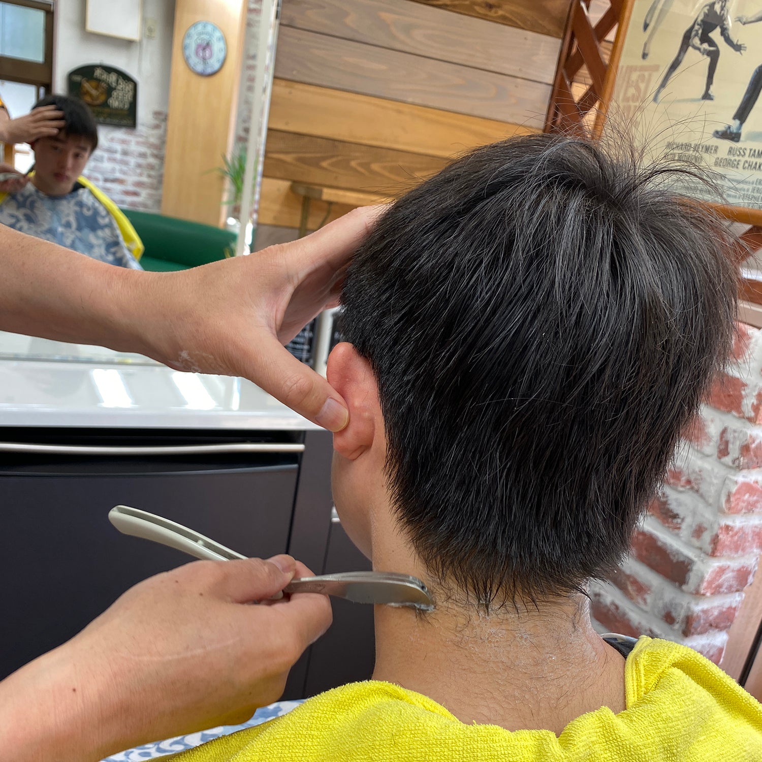 理容店のここが好き!襟足のシェービング
