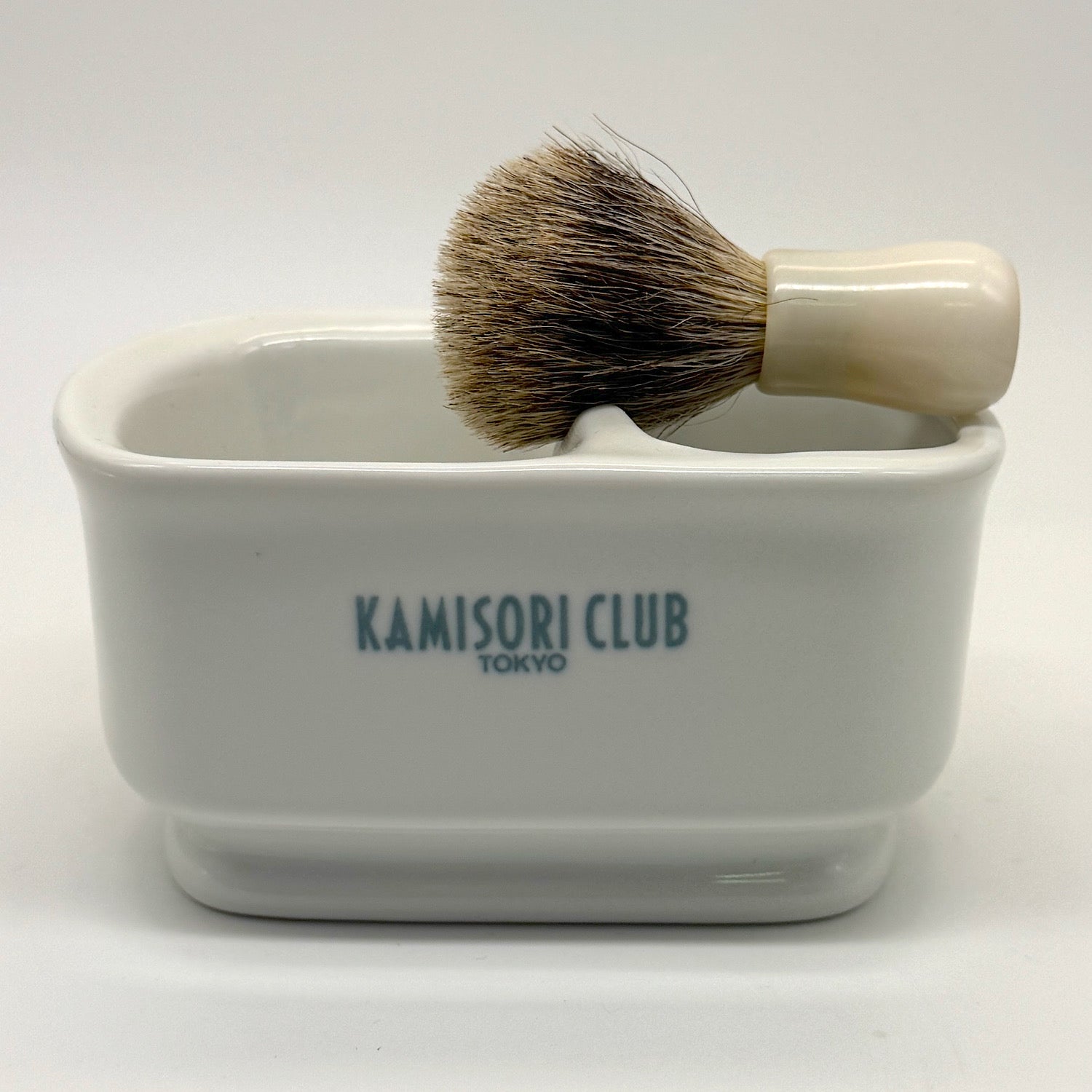 クラシカルシェービングスターターキット ミニサイズのシェービングブラシ パールホワイト 限定6pcs
